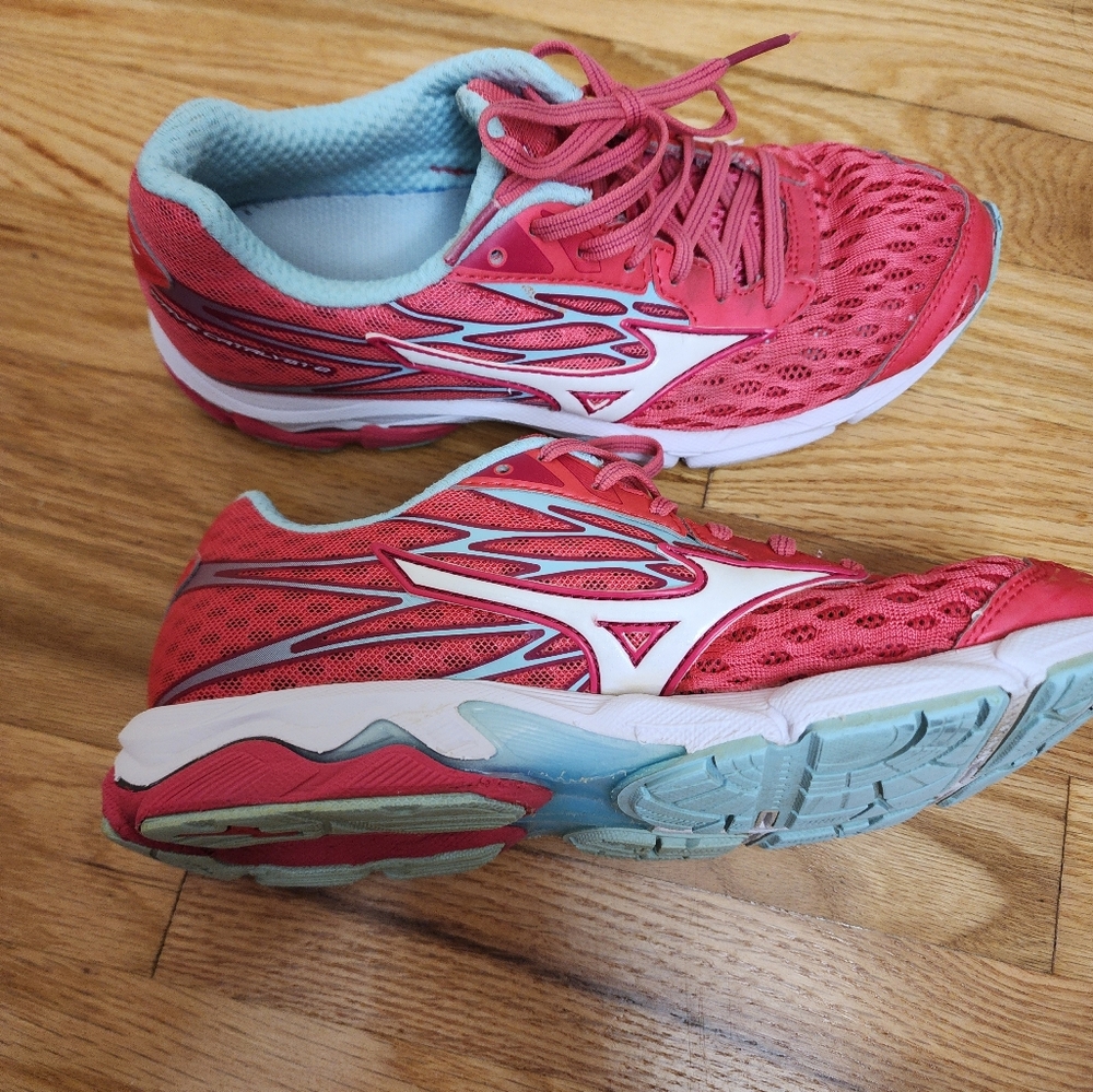 Mizuno Women's Athletic Running Shoes - Pink and White